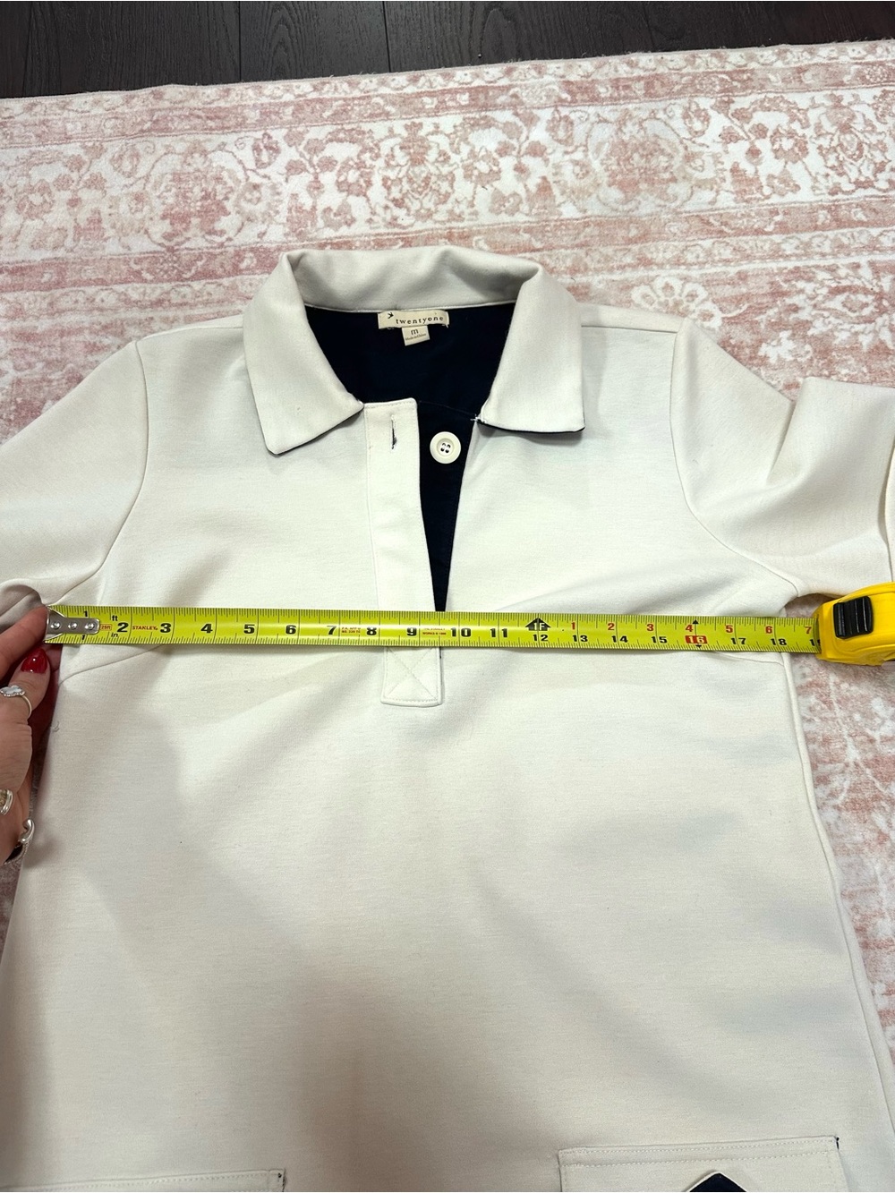 Contrast 🤍 White & Navy Collared Dress - Picture 9 of 9